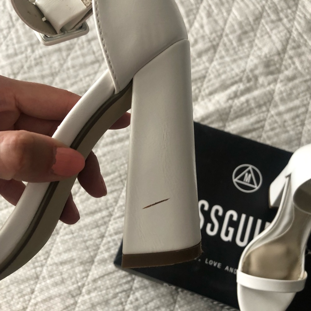 White heels - Picture 4 of 5